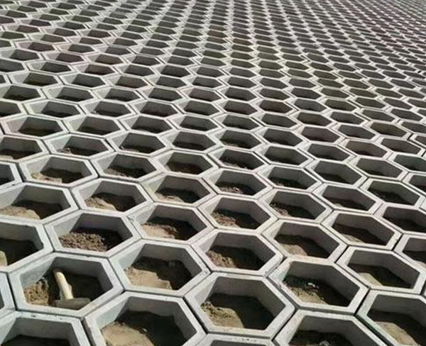 为什么护坡砖的形状多为六边形？